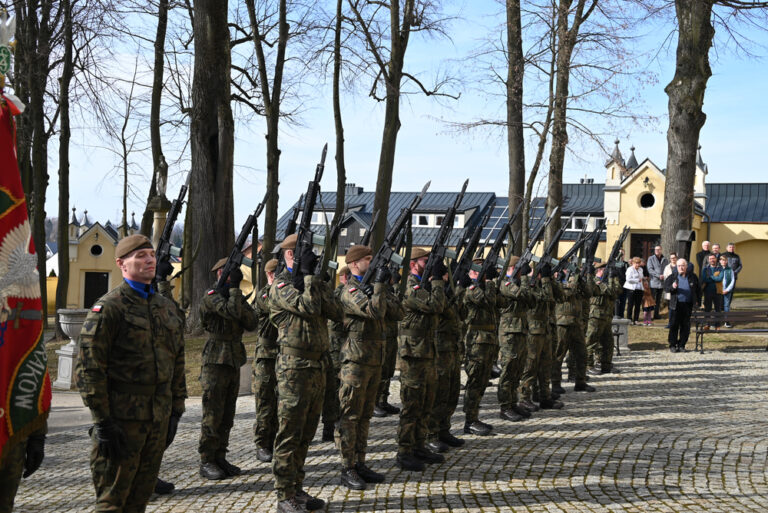 Brzozów/Stara Wieś: Fotorelacja z obchodów Narodowego Dnia Pamięci Żołnierzy Wyklętych